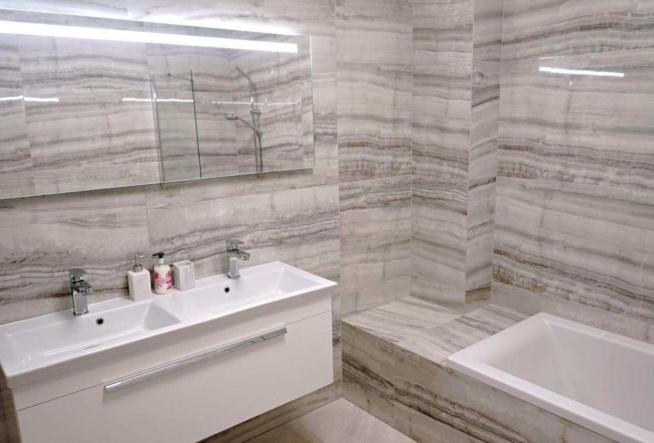 Apartmany Mia ヴァルチツェ エクステリア 写真